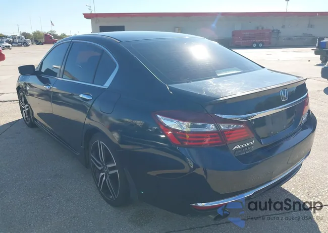 1HGCR2F1XHA120720: 43779997