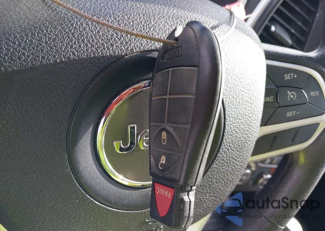 1C4PJLAB8HW641273: 43780071