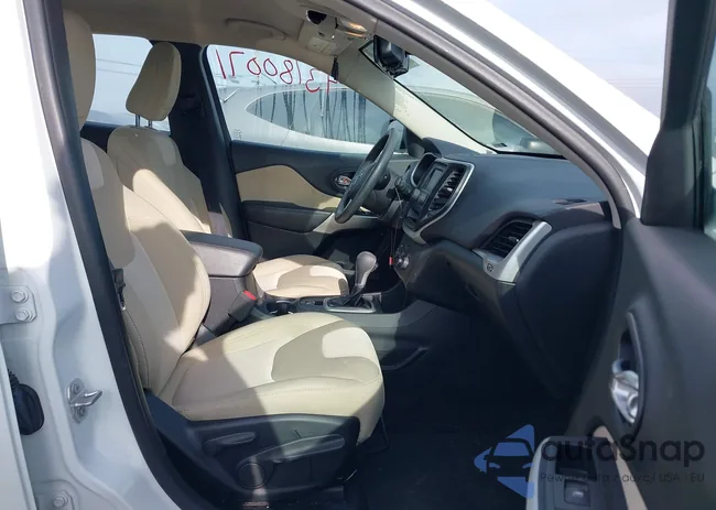 1C4PJLAB8HW641273: 43780071