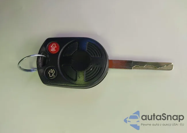 1FADP3F2XJL325090: 43780540