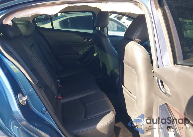 3MZBN1V33JM257815: 43781498