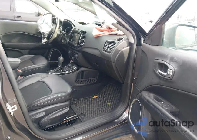 3C4NJDBB7LT196664: 43781543