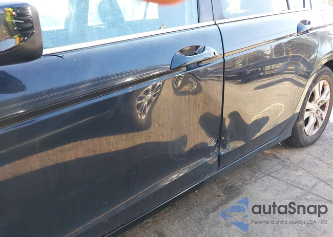 1HGCP2F64CA229684: 43780810