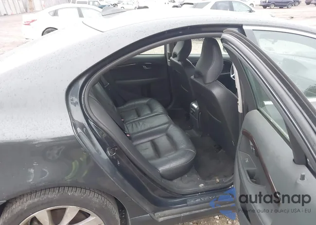 YV1902AH2C1163426: 43782226