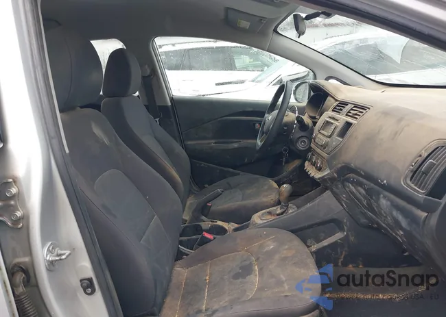 KNADM4A3XD6217402: 43783101