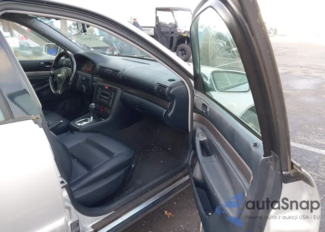 WAUDC68D8YA088513: 43783511