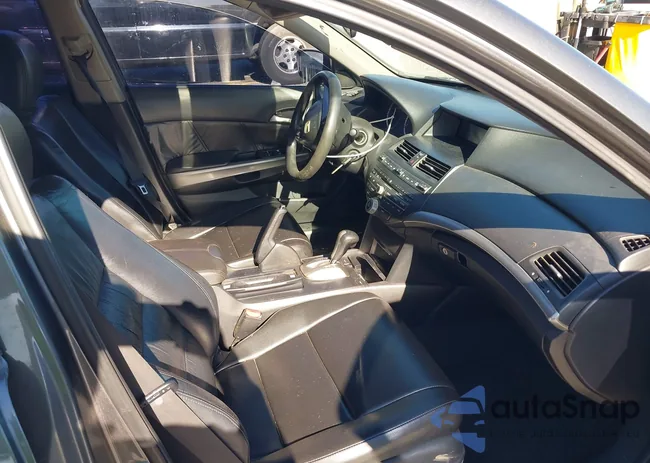 1HGCP36888A030197: 43782709