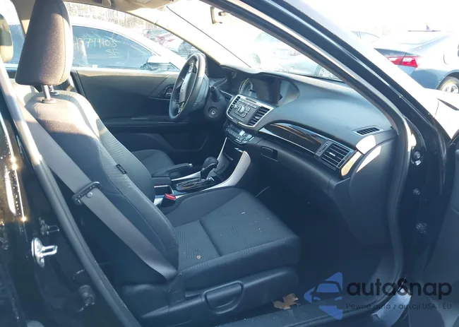 1HGCR2F3XHA070483: 43784064