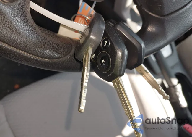 JF2SJABC6FH419176: 43784065