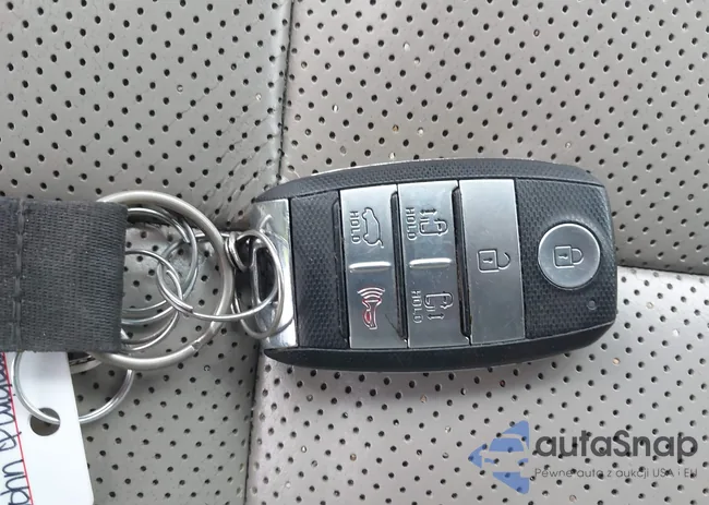 KNDMB5C1XH6311764: 43784543