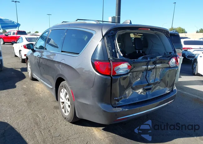 2C4RC1BG7JR185895: 43785277