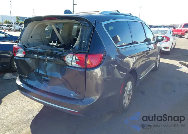 2C4RC1BG7JR185895: 43785277