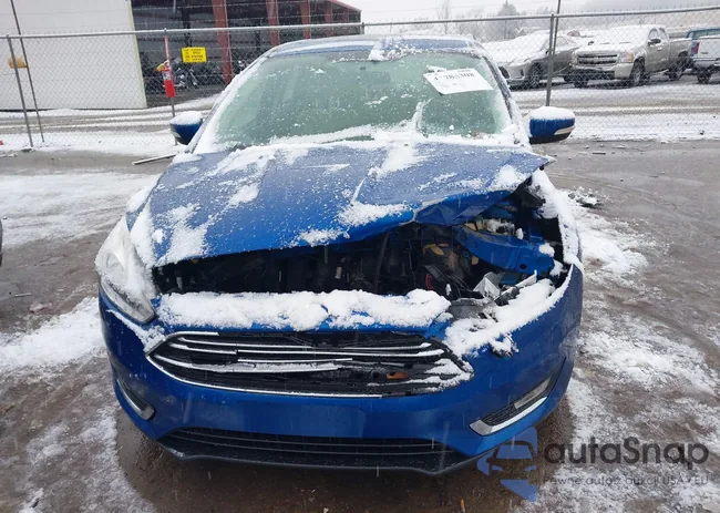 1FADP3J21JL325941: 43785308