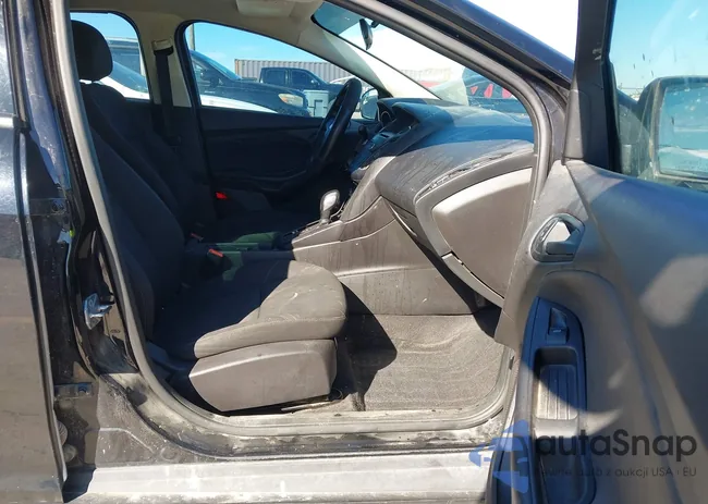 1FADP3E25GL324553: 43784572