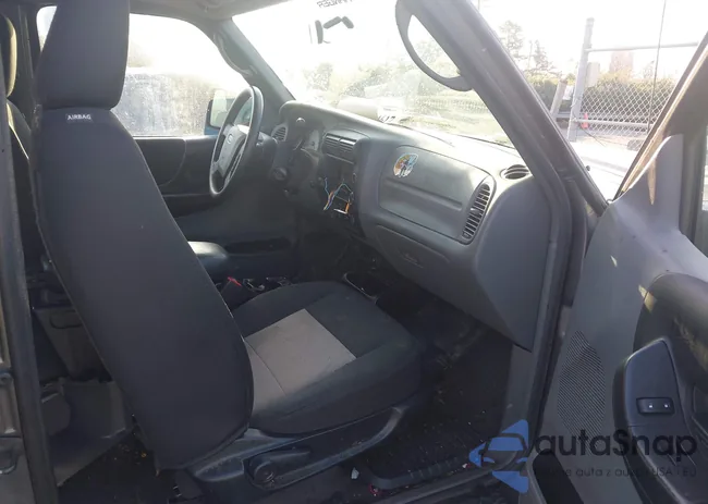 1FTKR4EE8BPA82614: 43784617