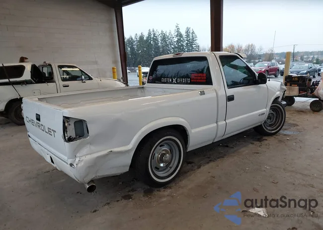 1GCCS1441WK189975: 43786307