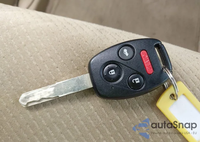 1HGCP2F71BA088693: 43786434