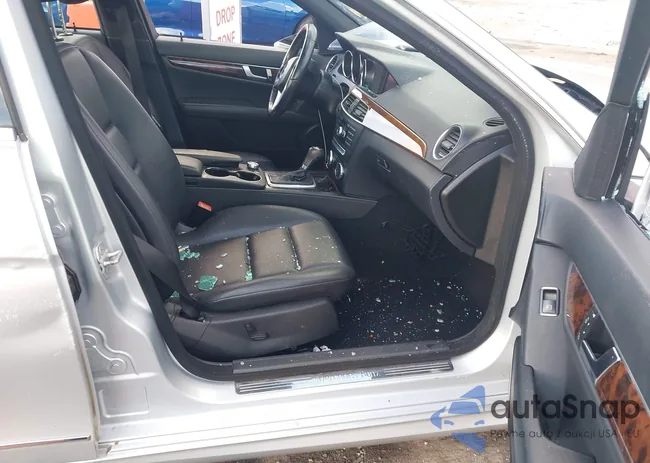 WDDGF8ABXER303324: 43787191