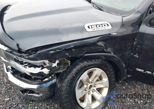 1C6SRFJT7KN738658: 43787530