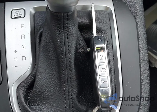 3KPF24AD5ME381452: 43786570