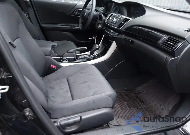 1HGCR2F31HA268773: 43786900