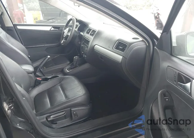 3VWDP7AJ3DM376656: 43786902