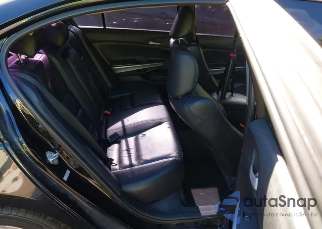 1HGCP3F80AA014324: 43787959