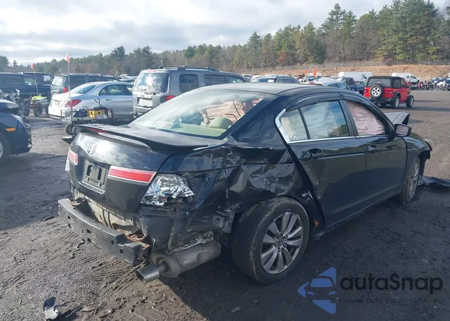 1HGCP2F73CA015973: 43788380