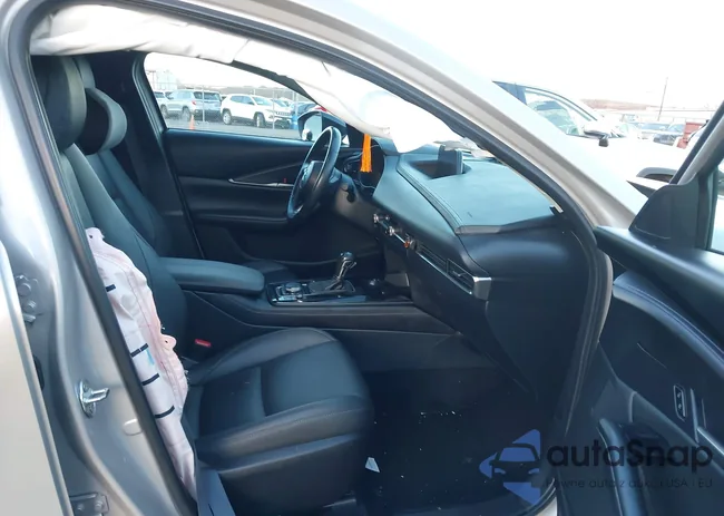 3MVDMBBM0RM659030: 43788496