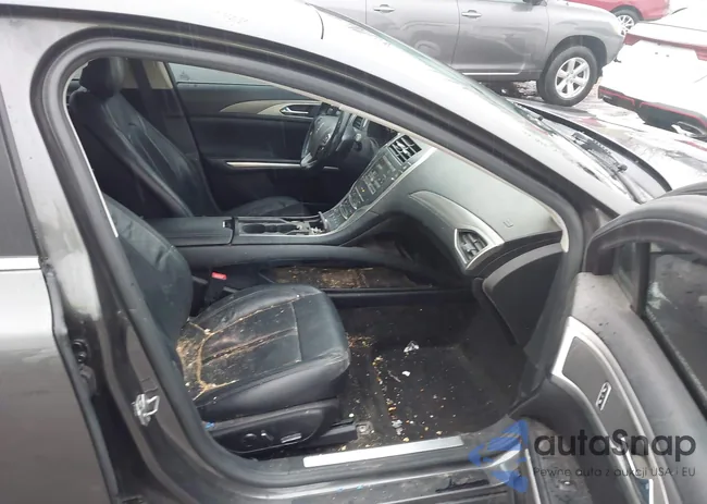 3LN6L2LUXGR623577: 43788513