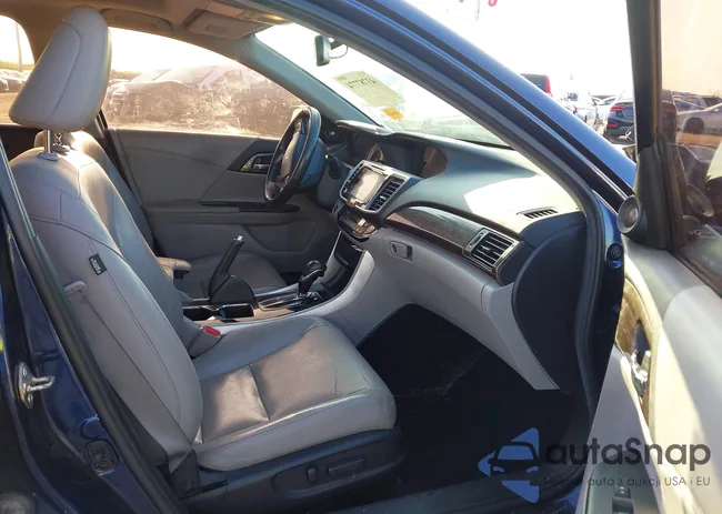 1HGCR2F83HA008290: 43787774