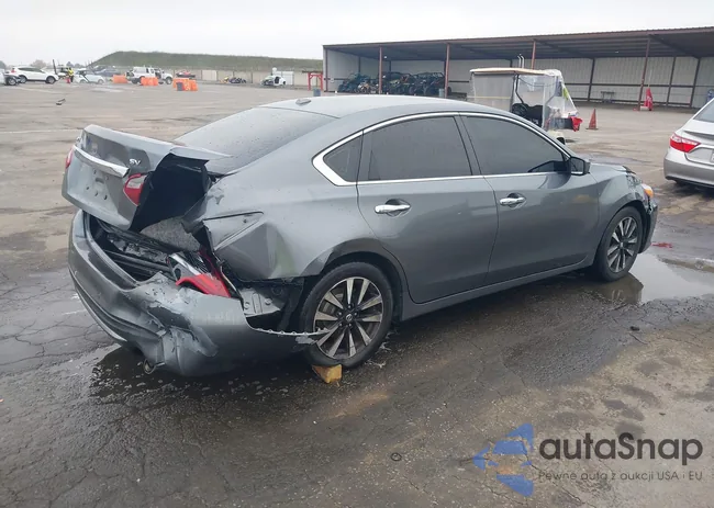 1N4AL3AP9JC111211: 43787801