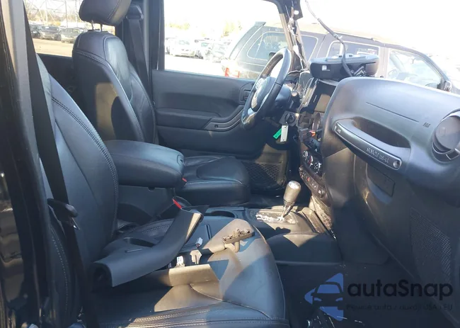 1C4BJWEG1JL848905: 43789007