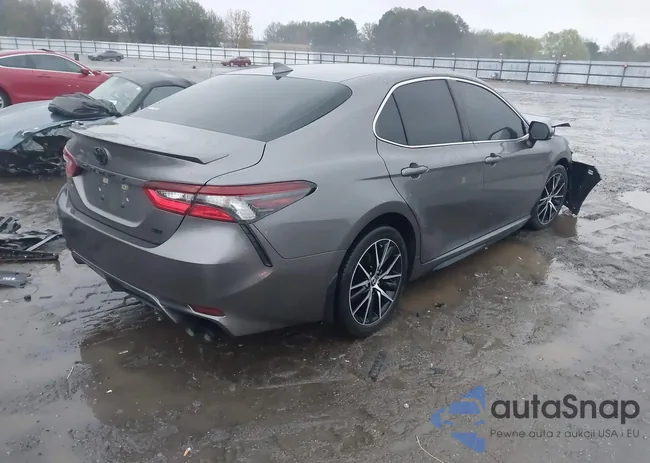 4T1G11AK8MU601765: 43789257