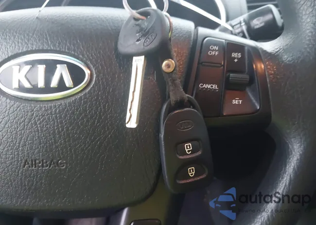 5XYKT3A17DG332977: 43789318