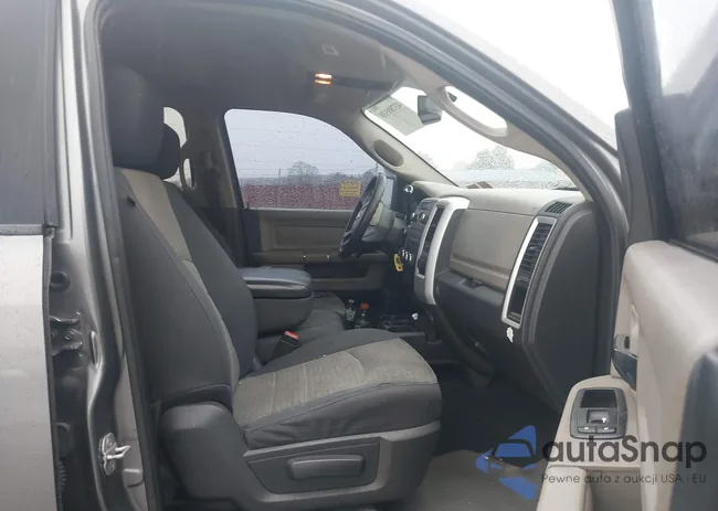 1D3HB18T29S735458: 43789338