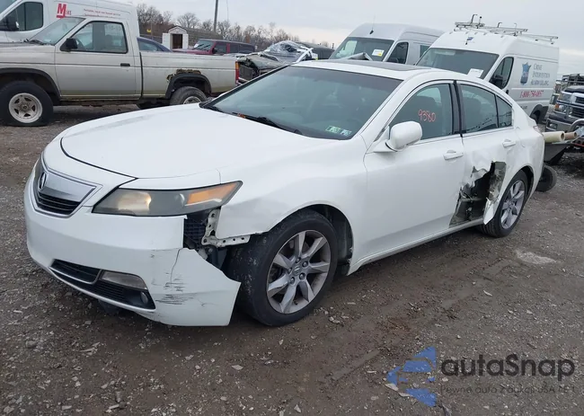 19UUA8F28CA036752: 43789380