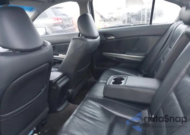 1HGCP26819A015701: 43789400