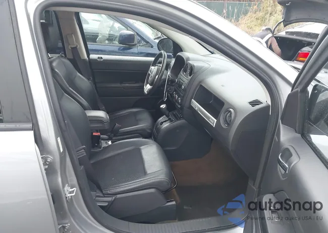 1C4NJDBB4GD671425: 43788722