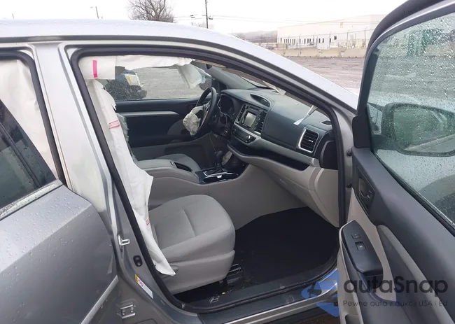 5TDZARFH0JS040082: 43788733