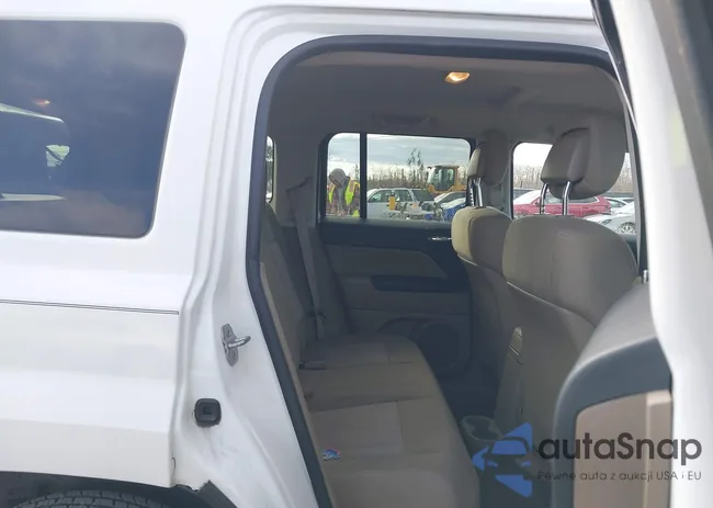 1C4NJRFB4CD658157: 43789569