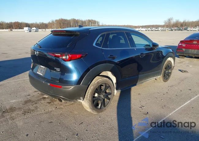 3MVDMBDY5MM255813: 43789651