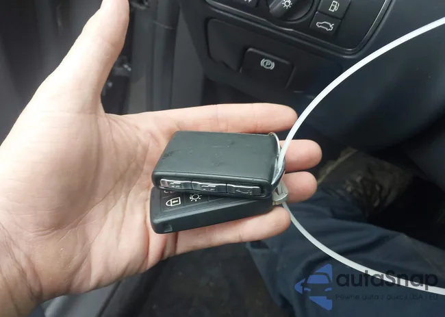 YV440MWK9H1029162: 43789660