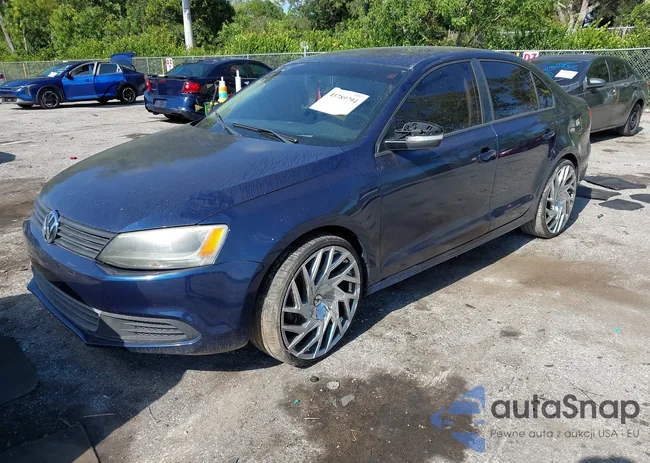 3VWDP7AJ8CM128305: 43789794