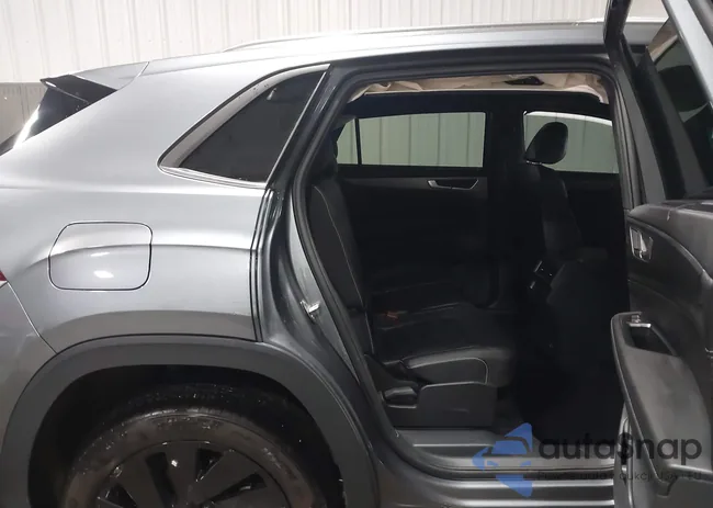 1V2KE2CA2RC257701: 43791271