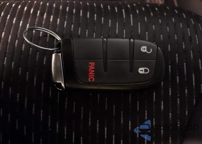 3C4PDCAB8JT496271: 43790759