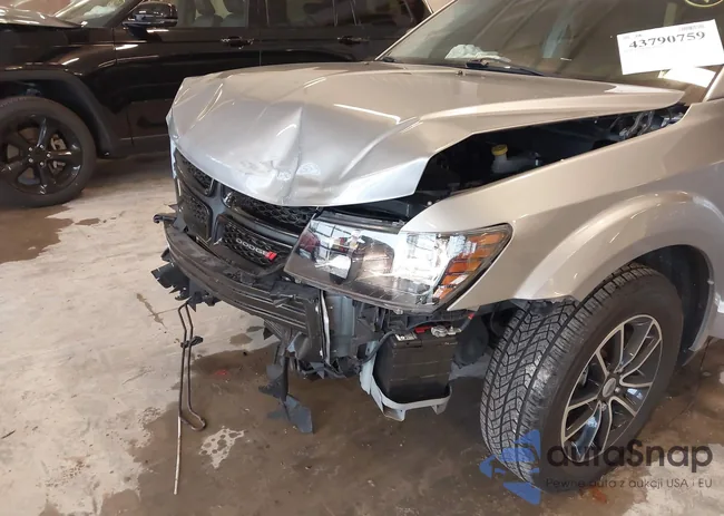 3C4PDCAB8JT496271: 43790759