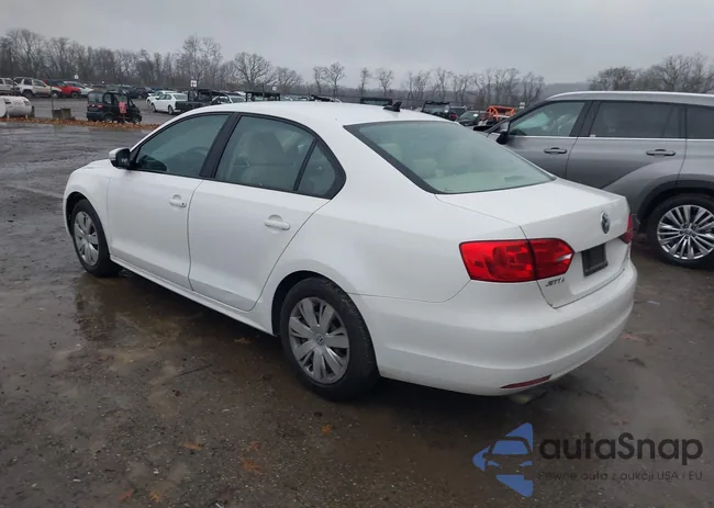 3VWD17AJ2EM375839: 43790772