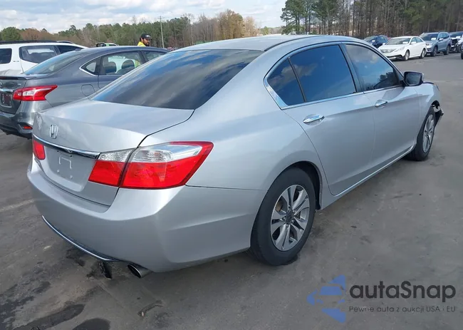 1HGCR2F30DA205142: 43790878