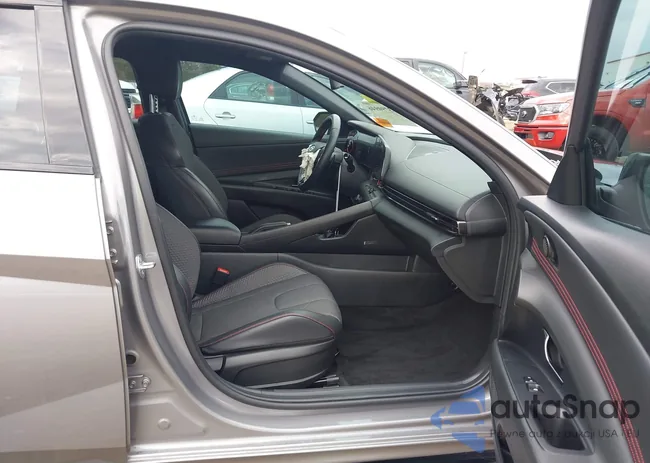 KMHLR4AF0PU607978: 43790946